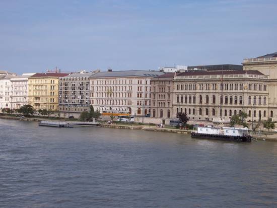 http://www.denver-cityscape.com/images/budapest10.JPG