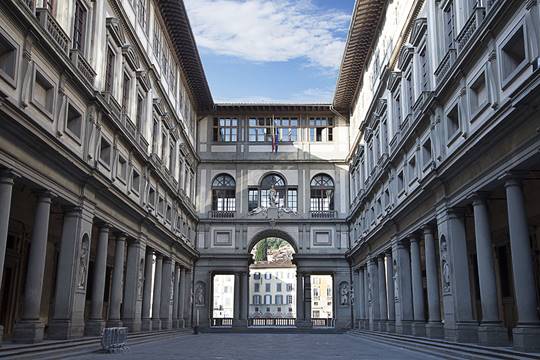 http://sensotravel.com/wp-content/uploads/2015/10/Florence_Uffizi_Gallery.jpg